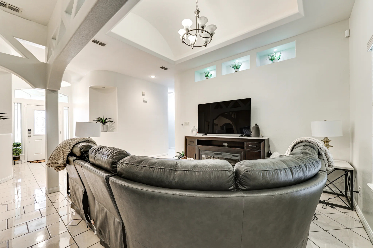 Charming Retreat--Spacious 3-Bedroom Home with Modern Comforts, Pet-Friendly & Ideally Located - Photo 3
