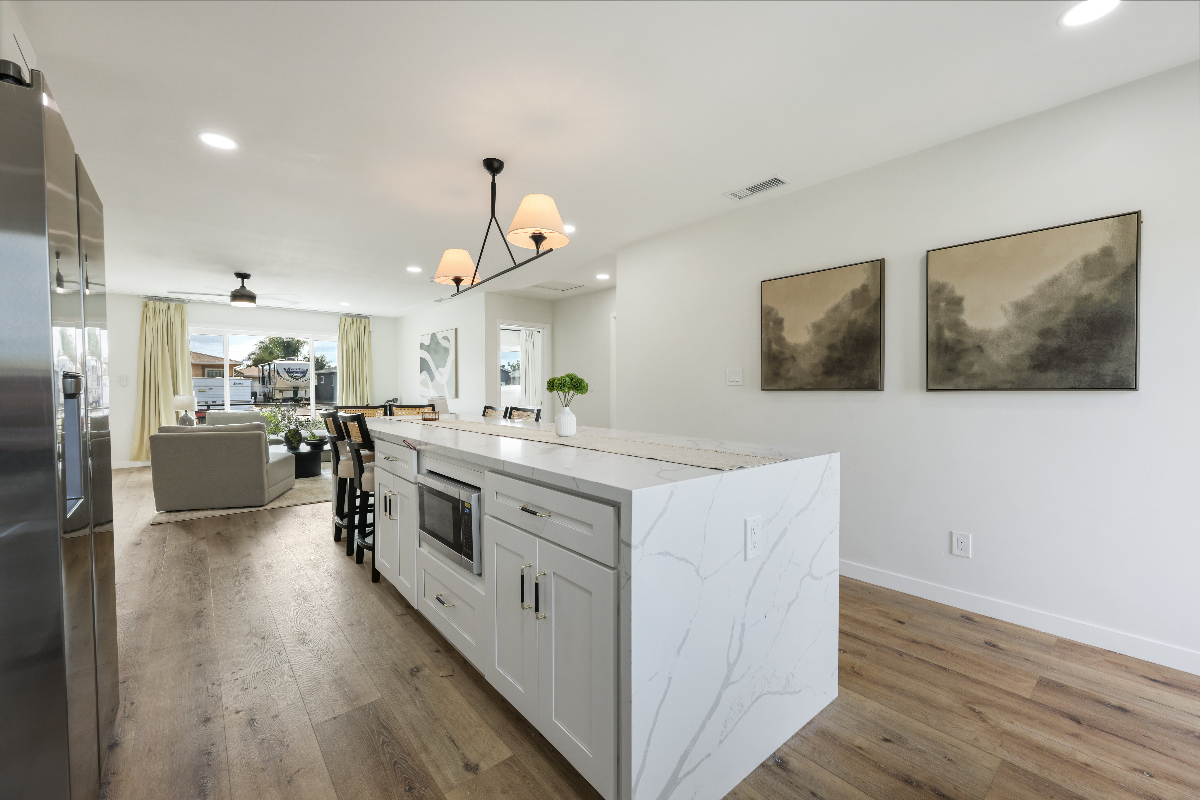 Modern 3 Bed/2 Bath Retreat - Photo 2