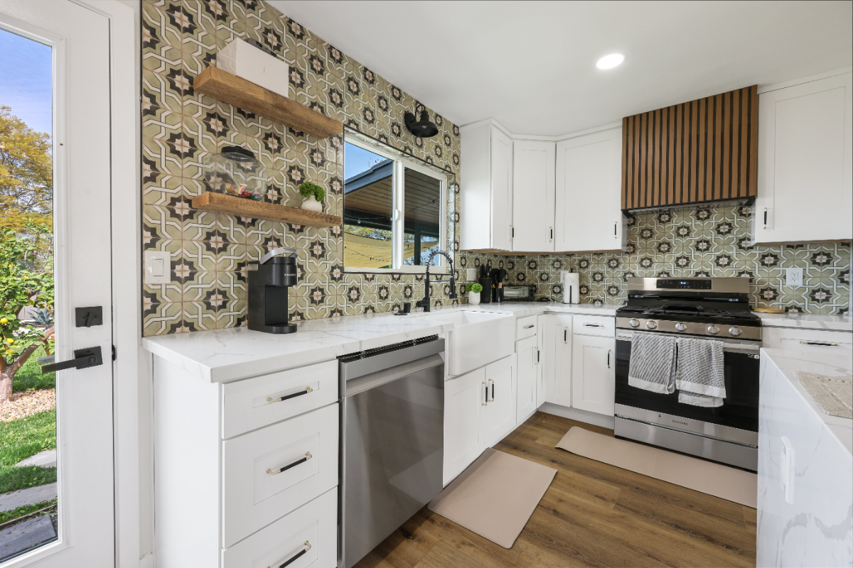 Modern 3 Bed/2 Bath Retreat - Photo 3