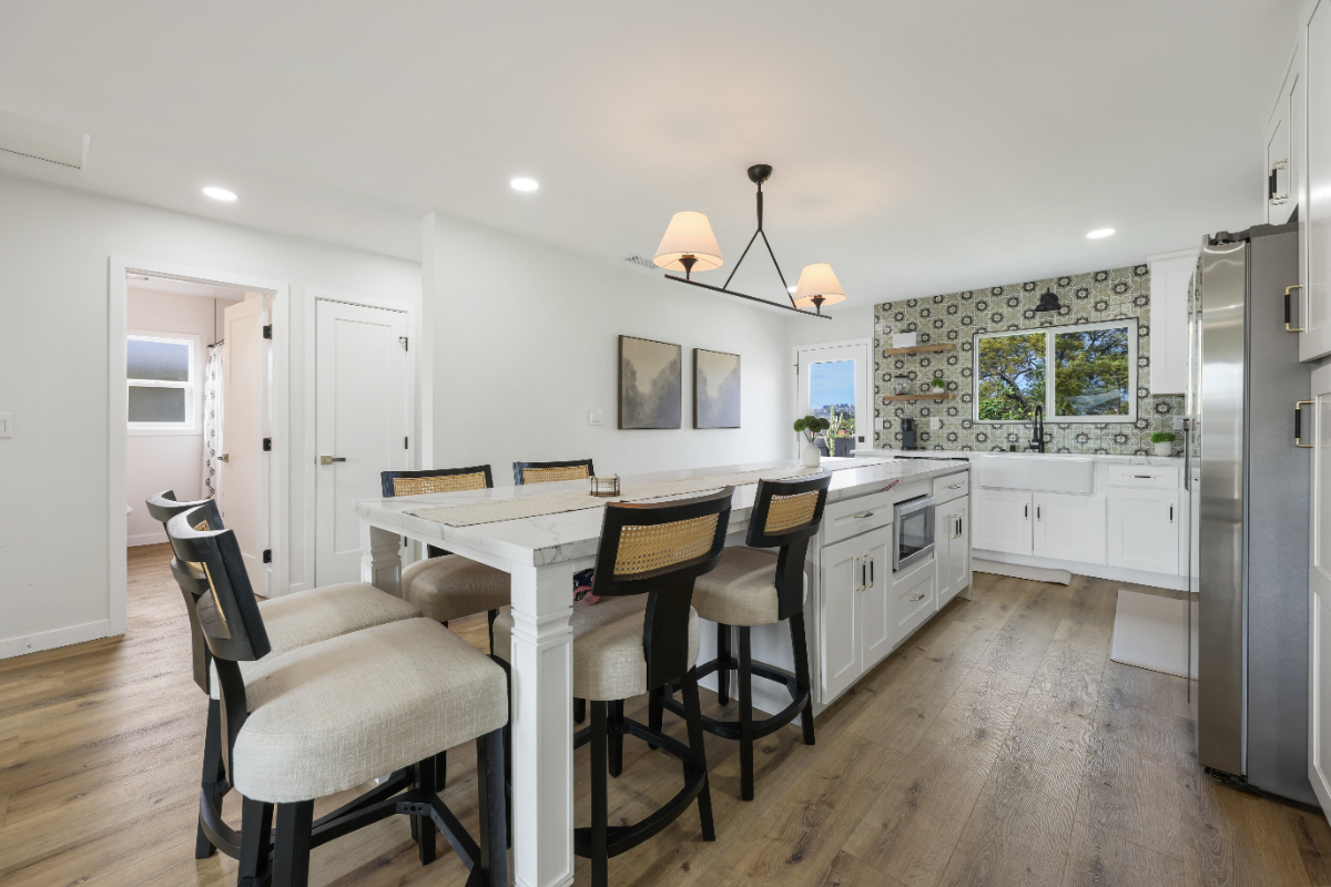 Modern 3 Bed/2 Bath Retreat - Photo 6