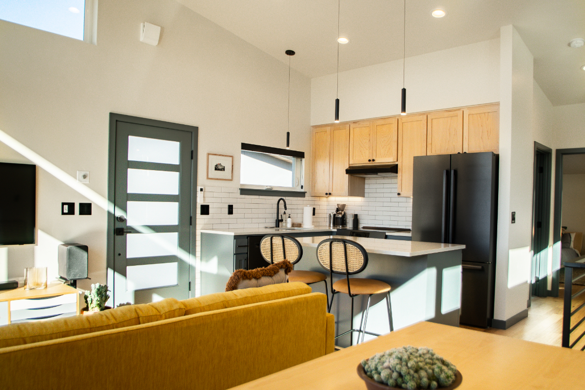 Modern River West Home with Amazing Views - Photo 6