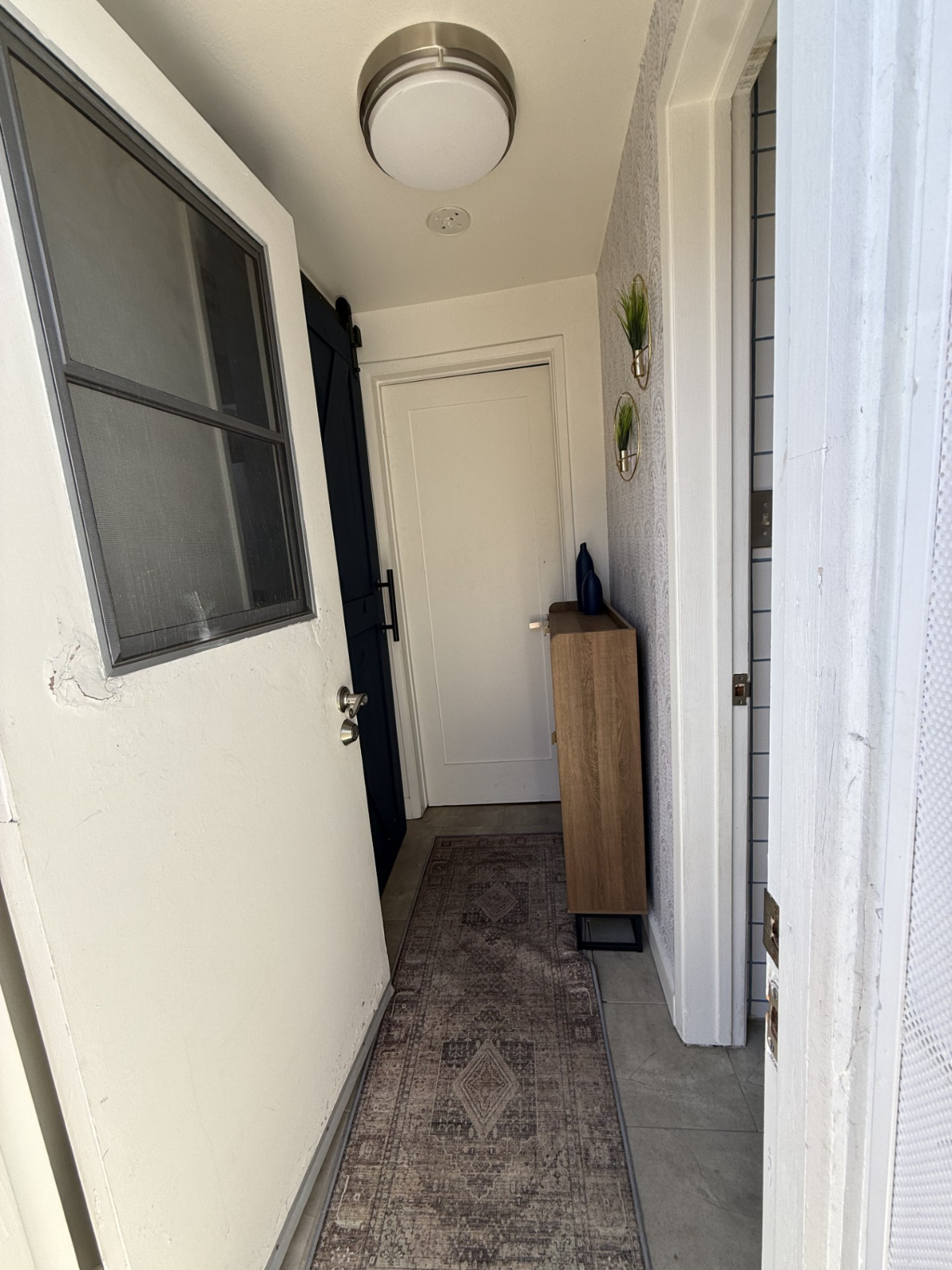 Private Entrance, Patio & BR perfect for Healthcare professionals - Photo 2