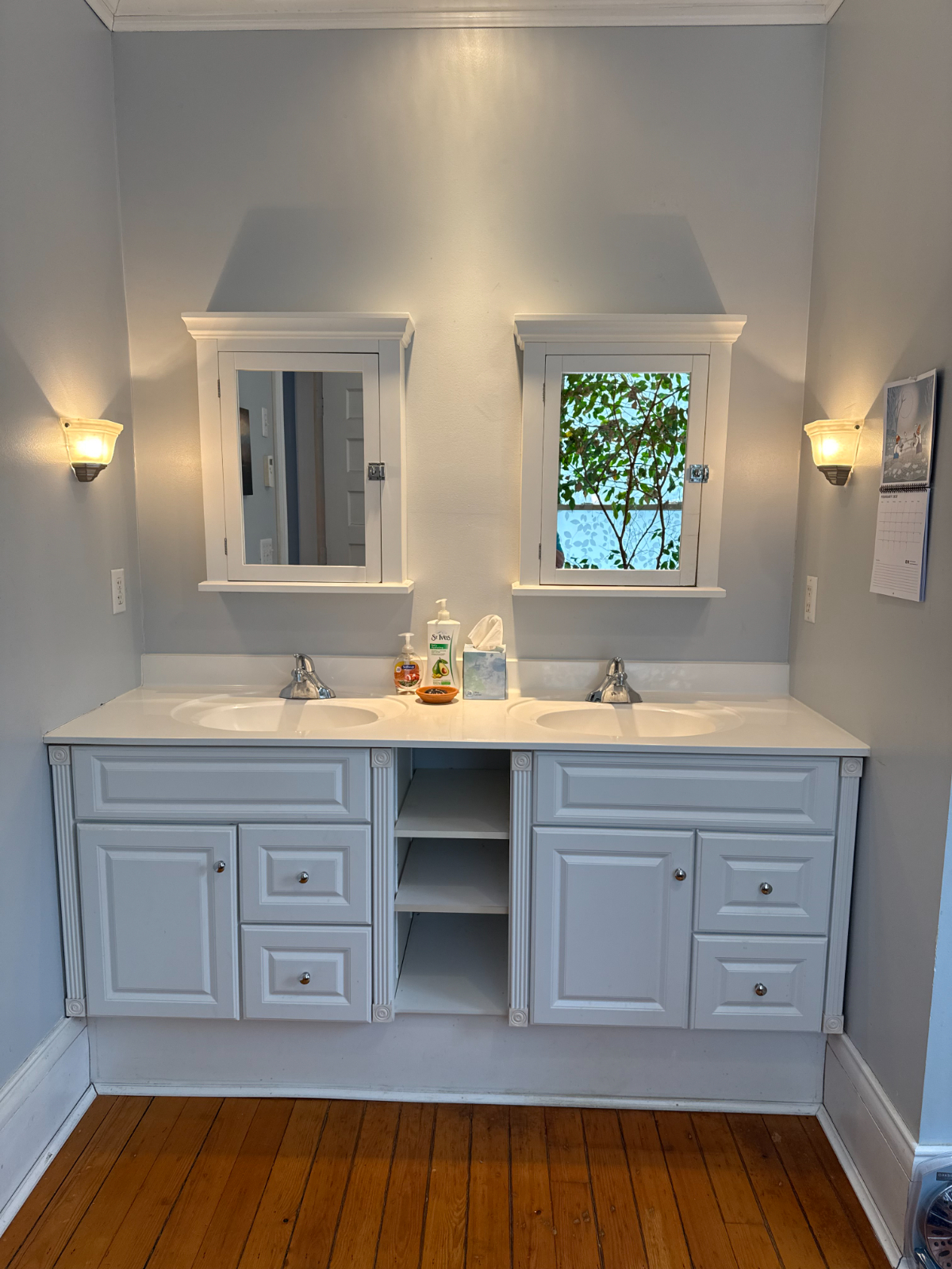 Calm, Clean Primary suite in historic/spacious home, 1 mile from Adirondack Health (renting to femal - Photo 5