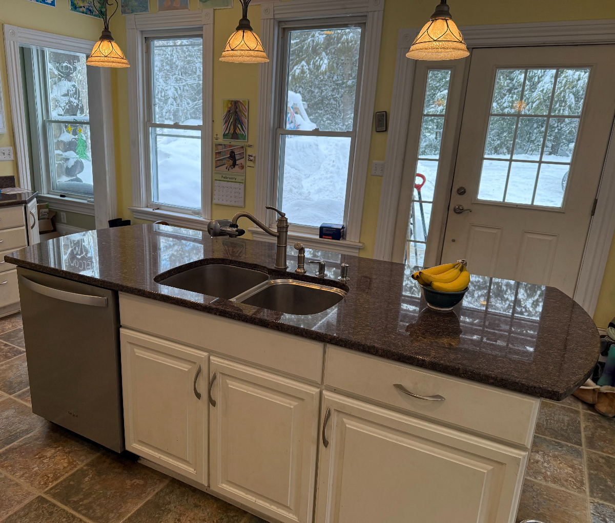 Calm, Clean Primary suite in historic/spacious home, 1 mile from Adirondack Health (renting to femal - Photo 10