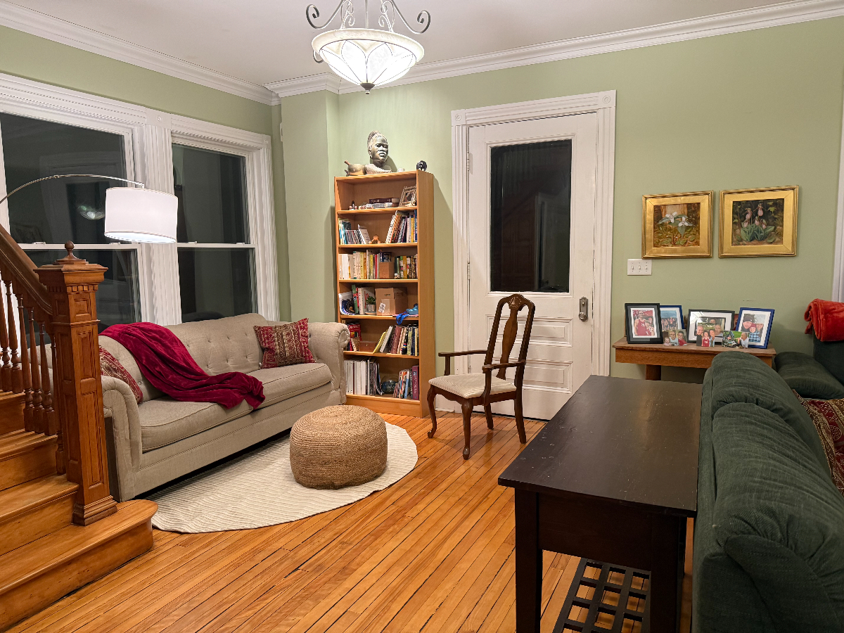 Calm, Clean Primary suite in historic/spacious home, 1 mile from Adirondack Health (renting to femal - Photo 12