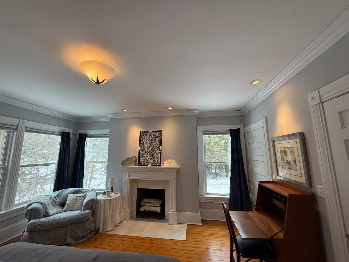 Calm, Clean Primary suite in historic/spacious home, 1 mile from Adirondack Health (renting to femal - Photo 2