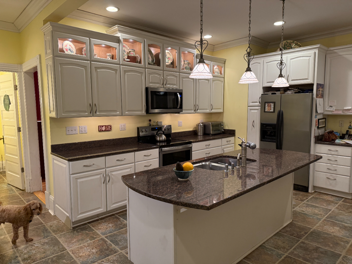 Calm, Clean Primary suite in historic/spacious home, 1 mile from Adirondack Health (renting to femal - Photo 7