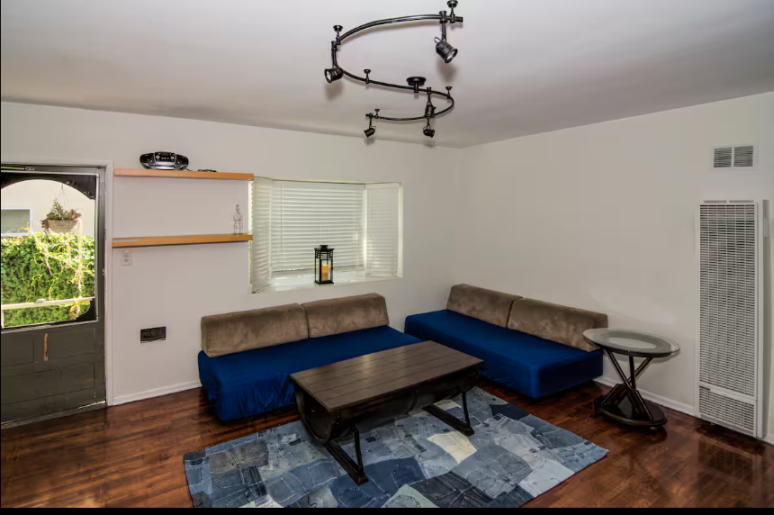 1BR in Triplex 7 blocks from the beach, and Great Location - Photo 2