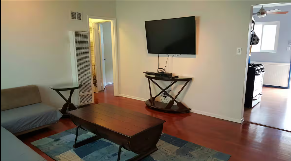 1BR in Triplex 7 blocks from the beach, and Great Location - Photo 3