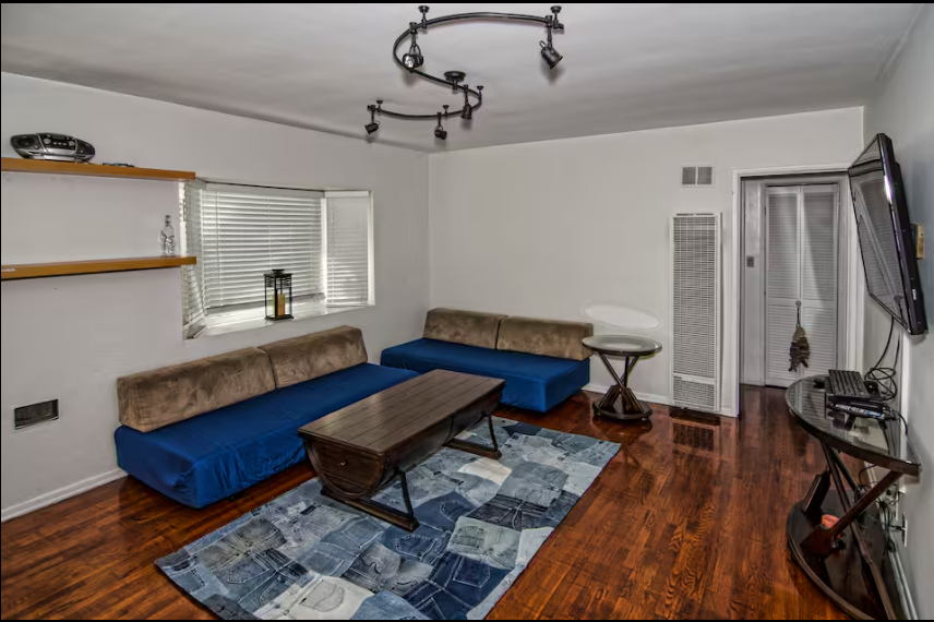 1BR in Triplex 7 blocks from the beach, and Great Location - Photo 1