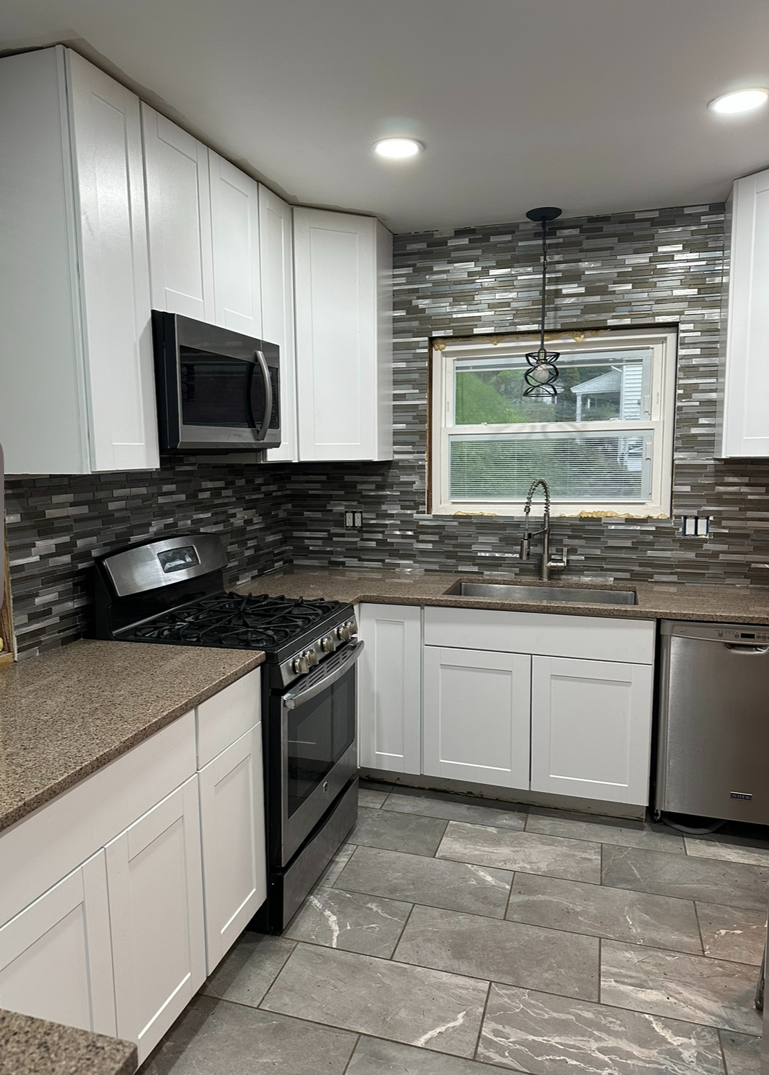 Furnished Room for Rent - Photo 6