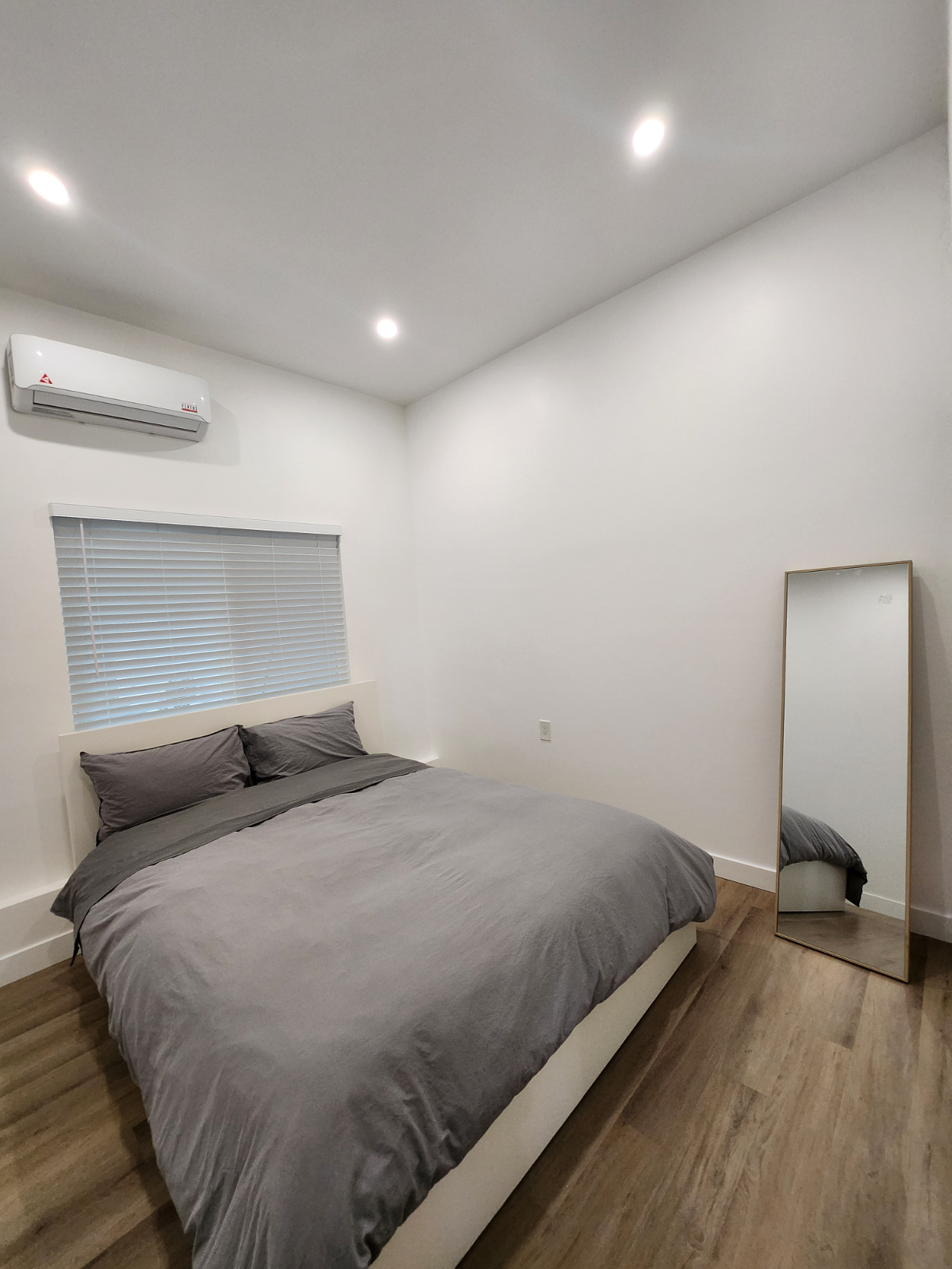 1 bedroom, 1 bath residence in prime Clairemont location - Photo 2