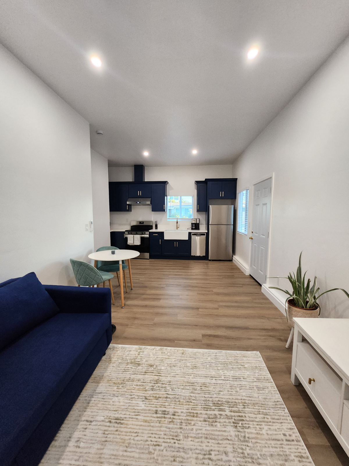 1 bedroom, 1 bath residence in prime Clairemont location - Photo 1