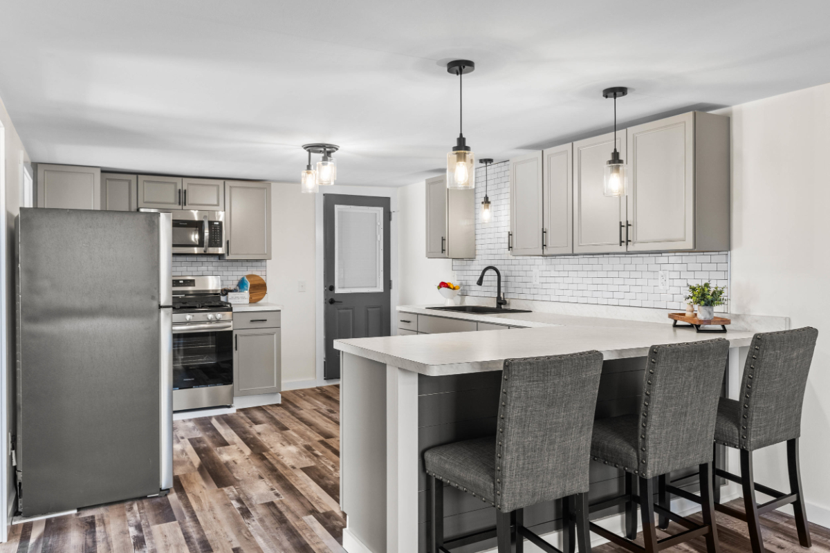 Brand New 1 Bedroom Apt - Photo 6