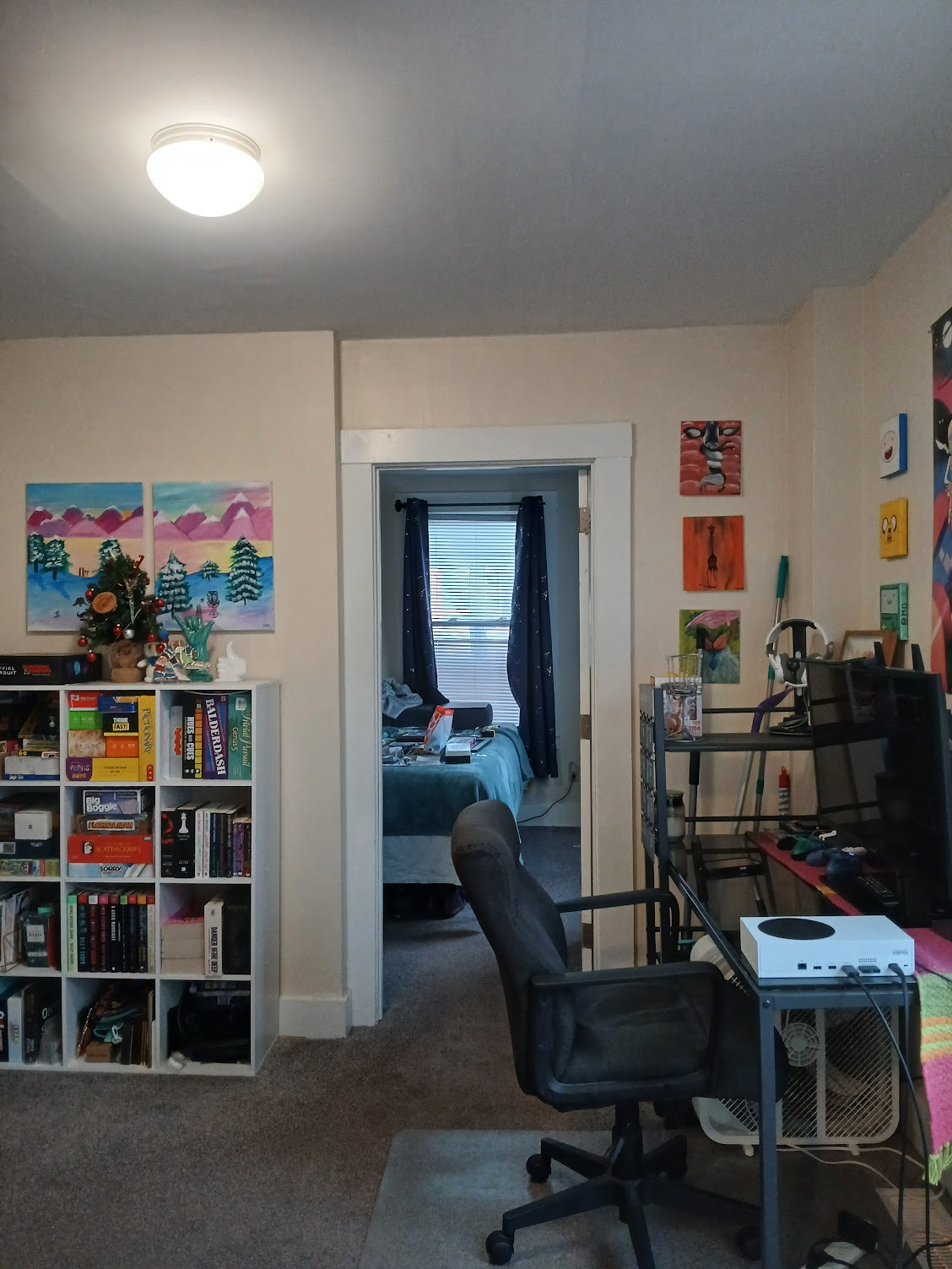 Lakeside- 1 Bed, dining room, kitchen, TV room - Photo 5