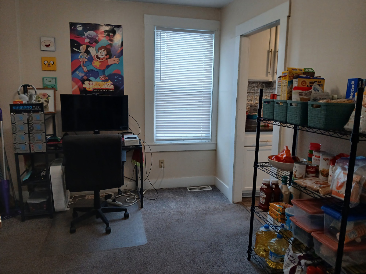 Lakeside- 1 Bed, dining room, kitchen, TV room - Photo 6