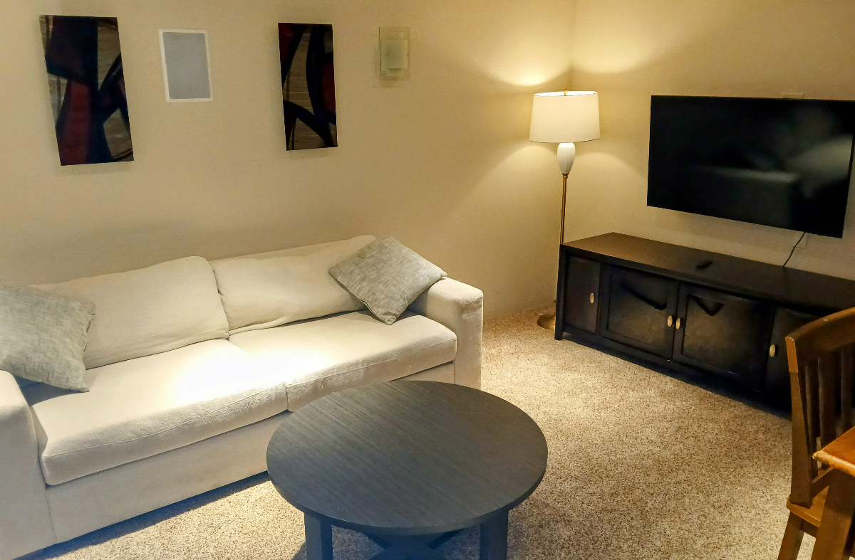 NICE EASTSIDE 1 BEDROOM APARTMENT CLOSE TO EVERYTHING - Photo 3
