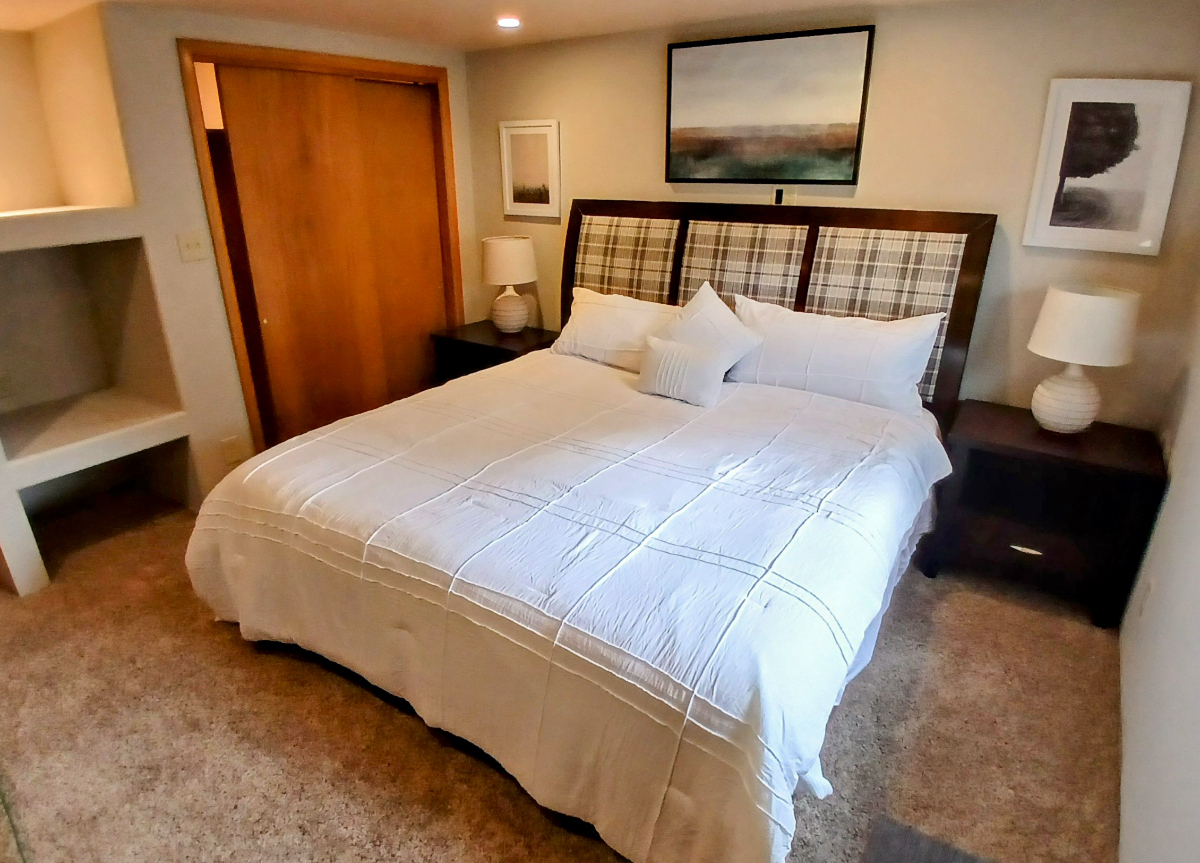 NICE EASTSIDE 1 BEDROOM APARTMENT CLOSE TO EVERYTHING - Photo 5