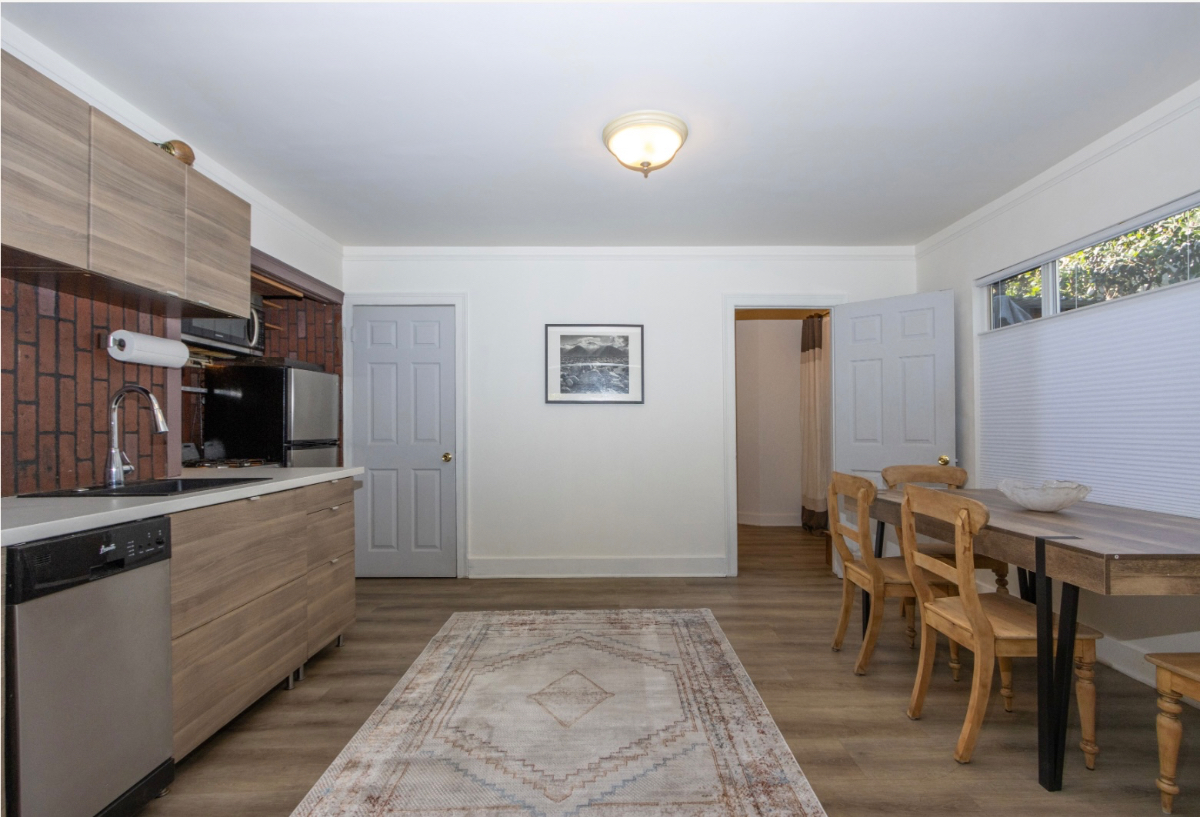 Private 1 bd house in a Prime West Hollywood Location - Photo 5