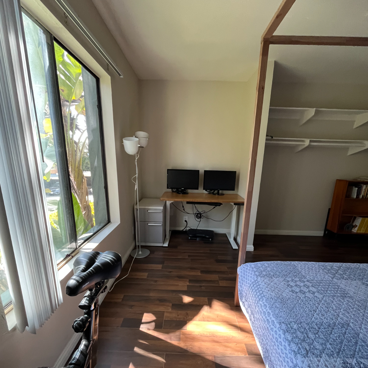 Private Room & Bath w/ Parking Spot in Gated Community - Photo 3