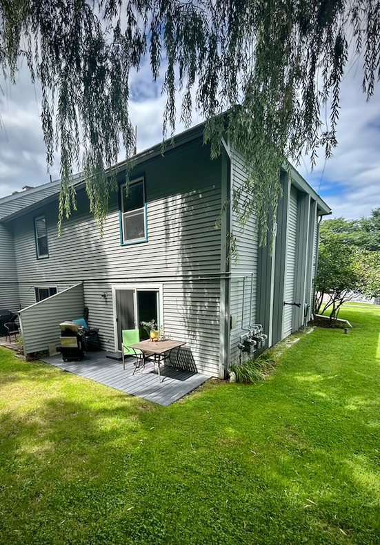 Woodsy 2br condo near Lake Champlain - Photo 11