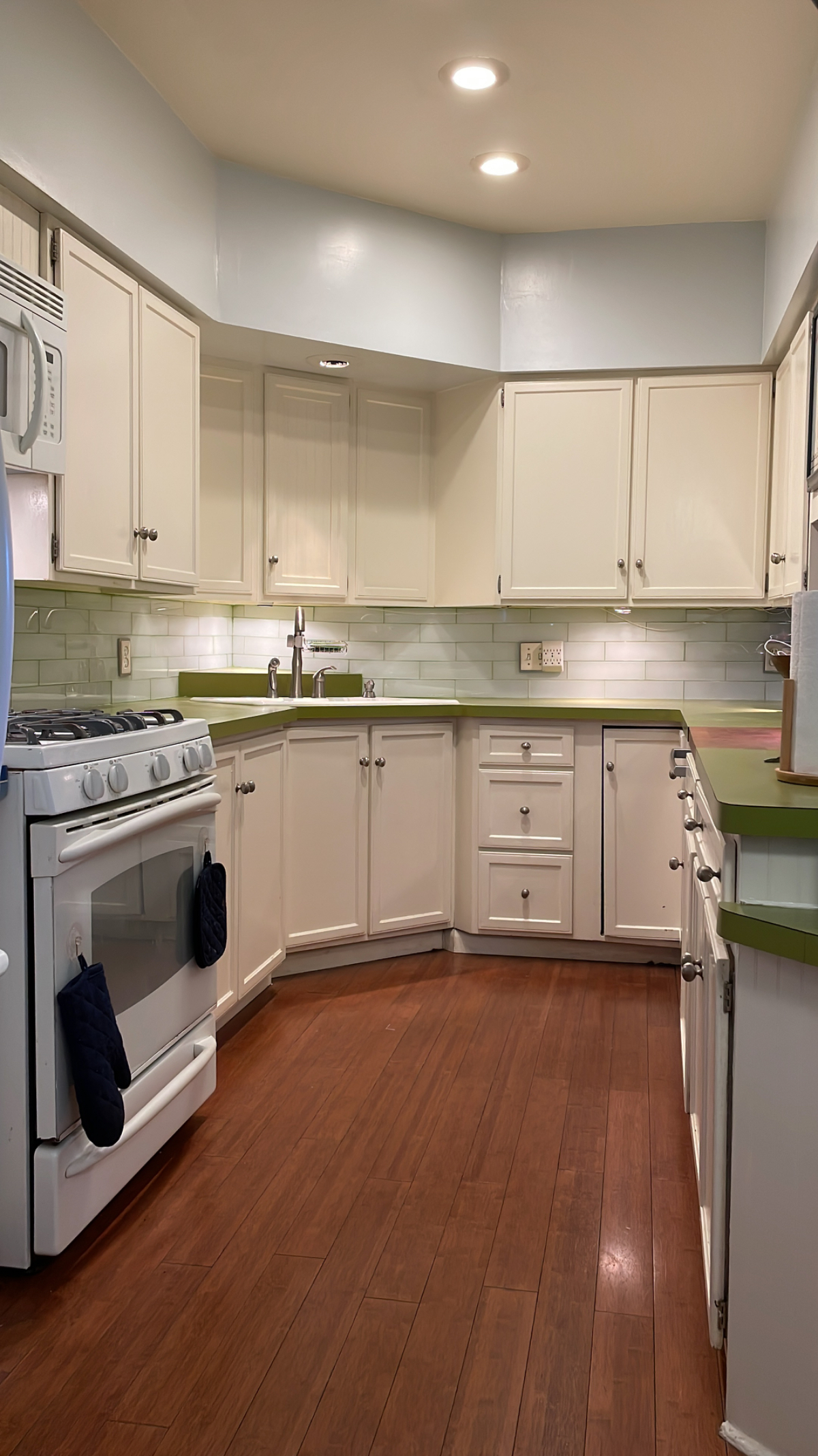 Elegant Landmark Home (King bd) - Photo 5