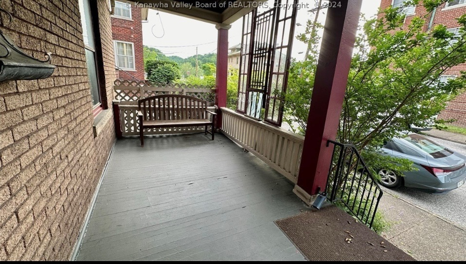 30 Ruffner Ave - 3 bed 2 bath house - steps from riverfront - convenient to CAMC and WVU Medicine Th - Photo 2