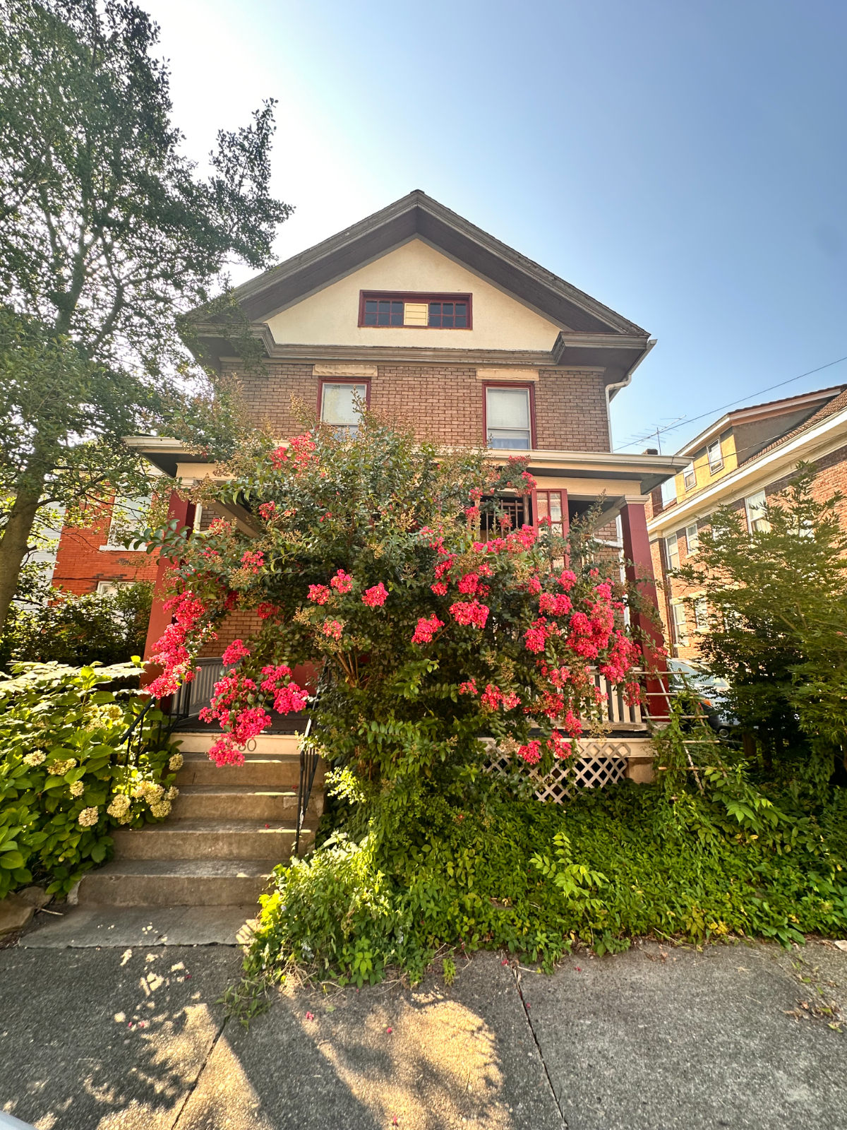 30 Ruffner Ave - 3 bed 2 bath house - steps from riverfront - convenient to CAMC and WVU Medicine Th - Photo 1