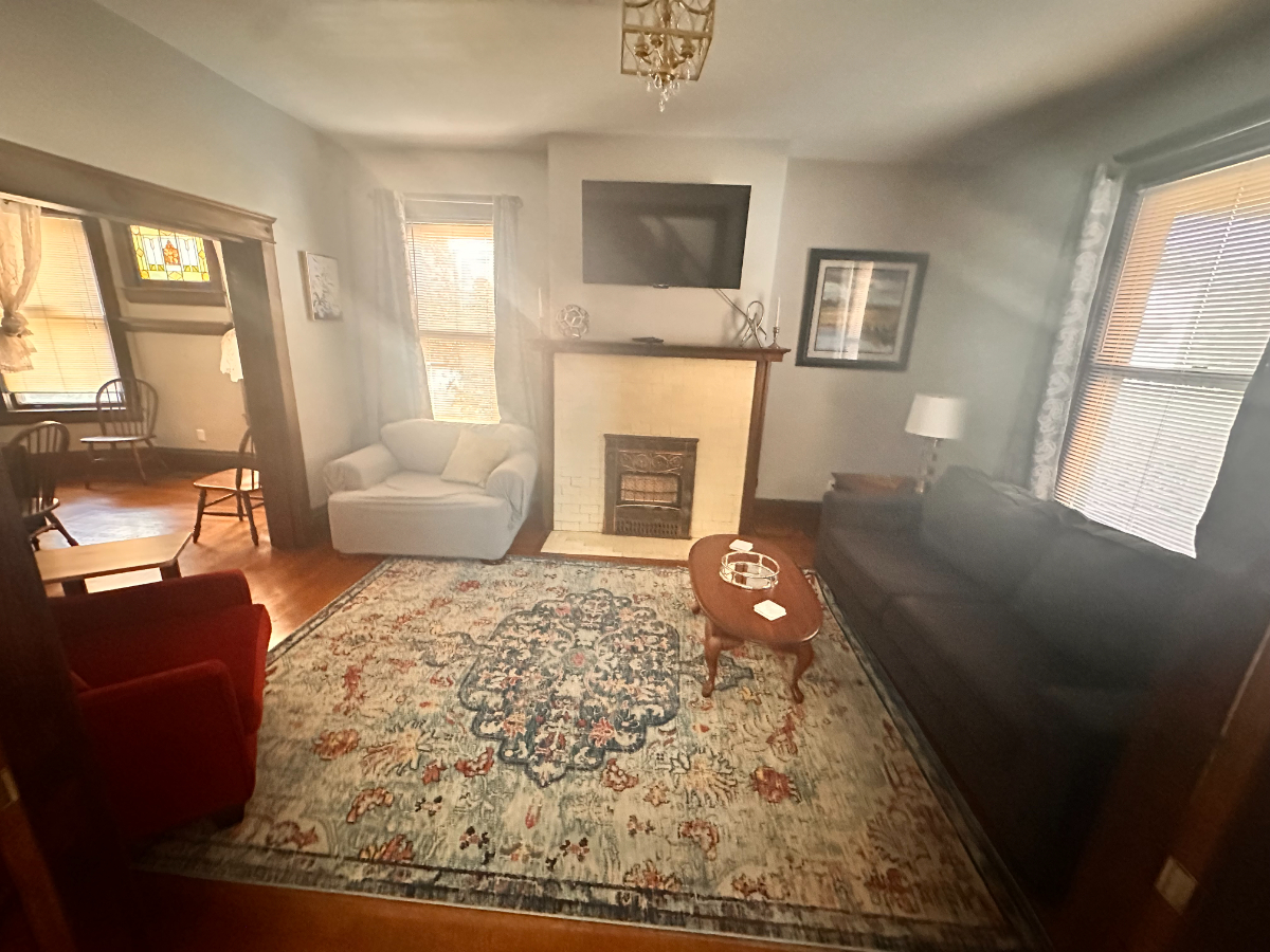 30 Ruffner Ave - 3 bed 2 bath house - steps from riverfront - convenient to CAMC and WVU Medicine Th - Photo 4