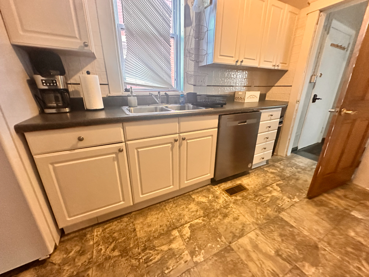 30 Ruffner Ave - 3 bed 2 bath house - steps from riverfront - convenient to CAMC and WVU Medicine Th - Photo 9