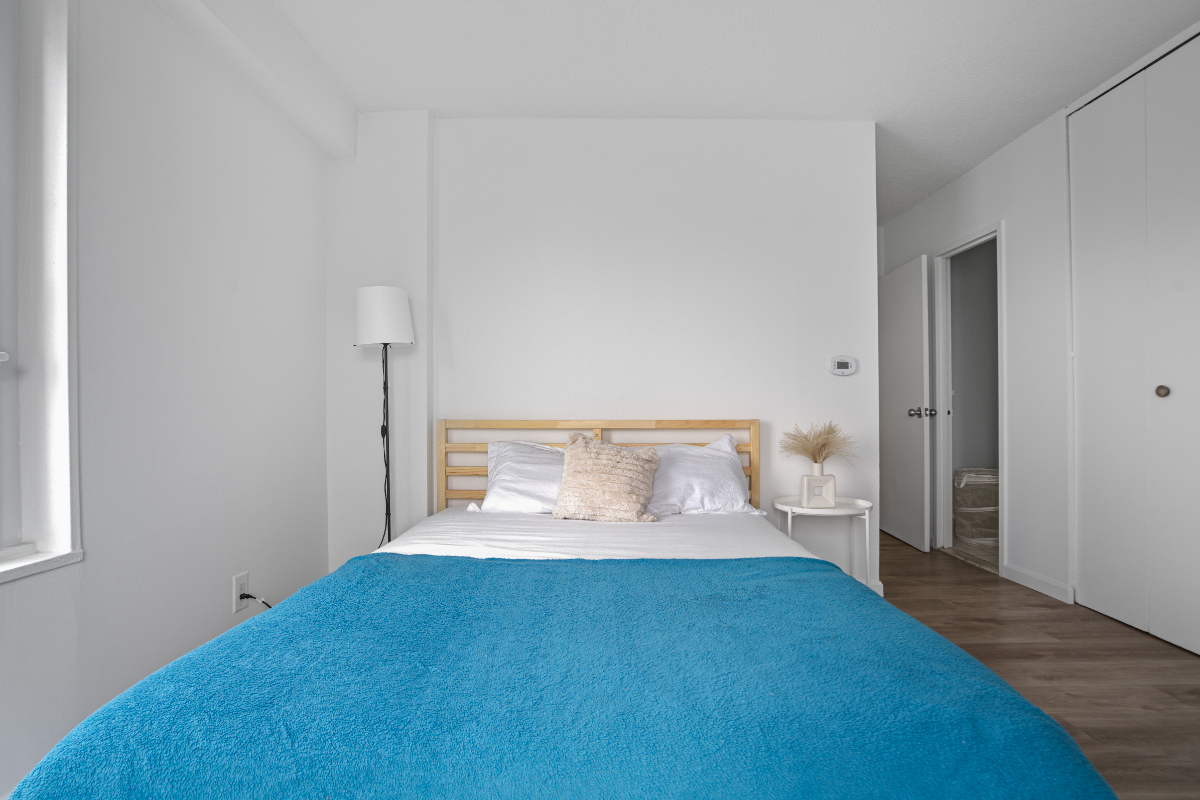 Room in Waterside Plaza - Photo 3