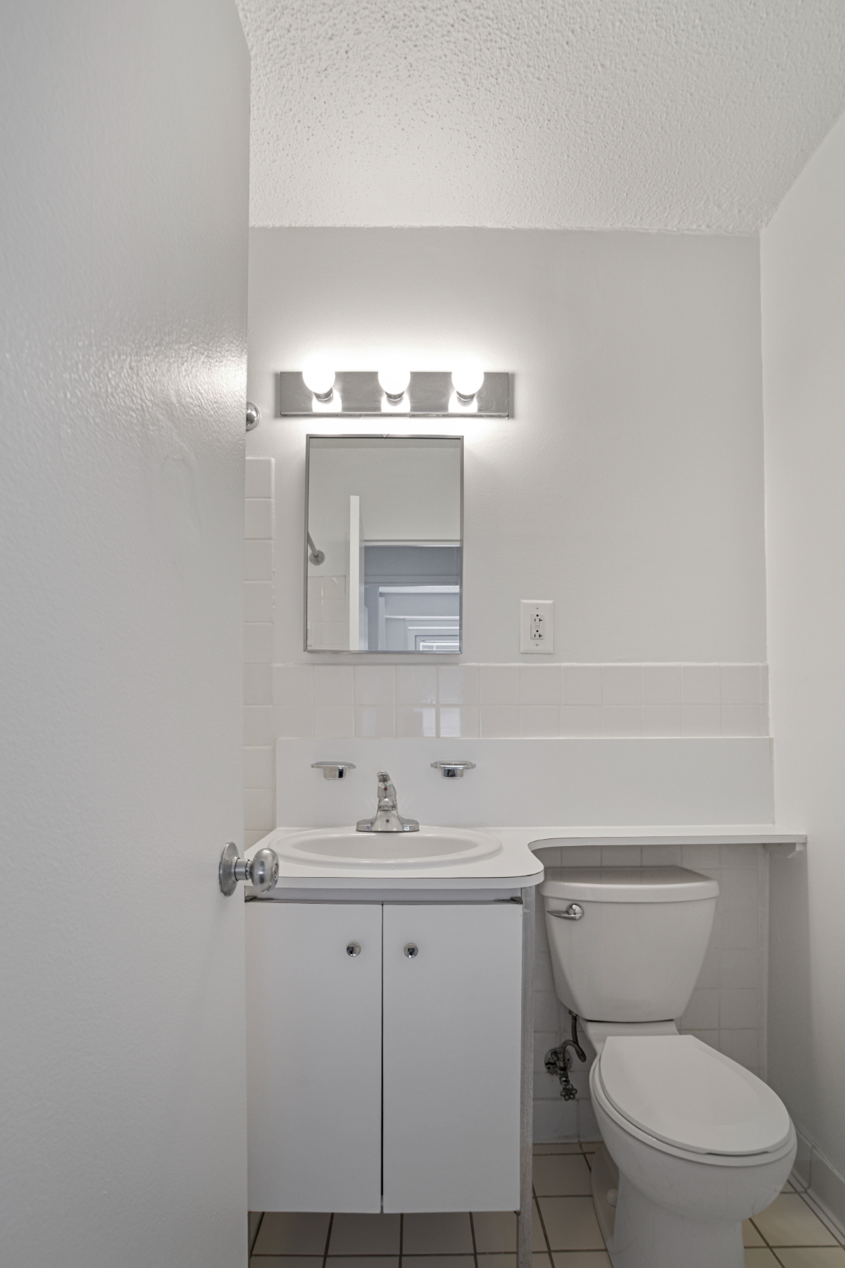 Room in Waterside Plaza - Photo 9