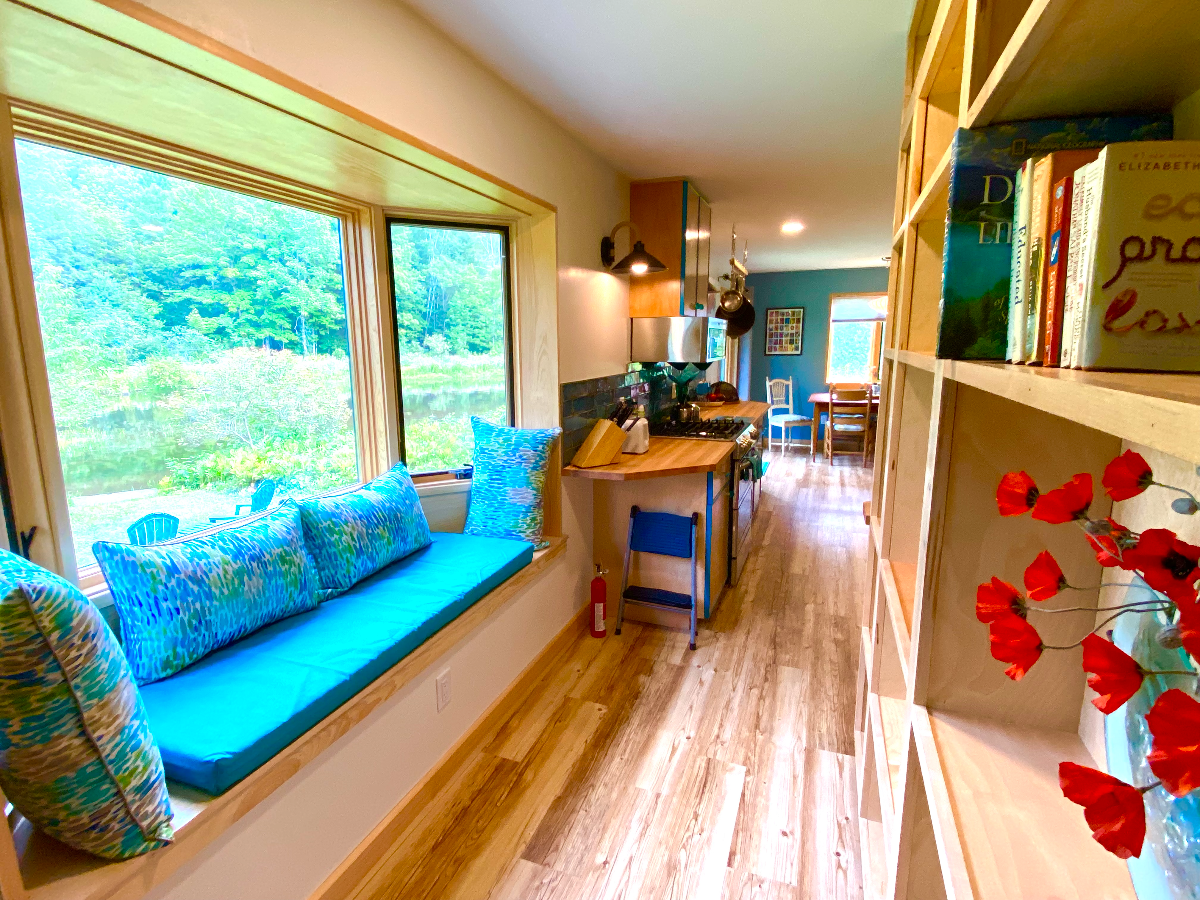 Adorable home on river walk to town - Photo 6