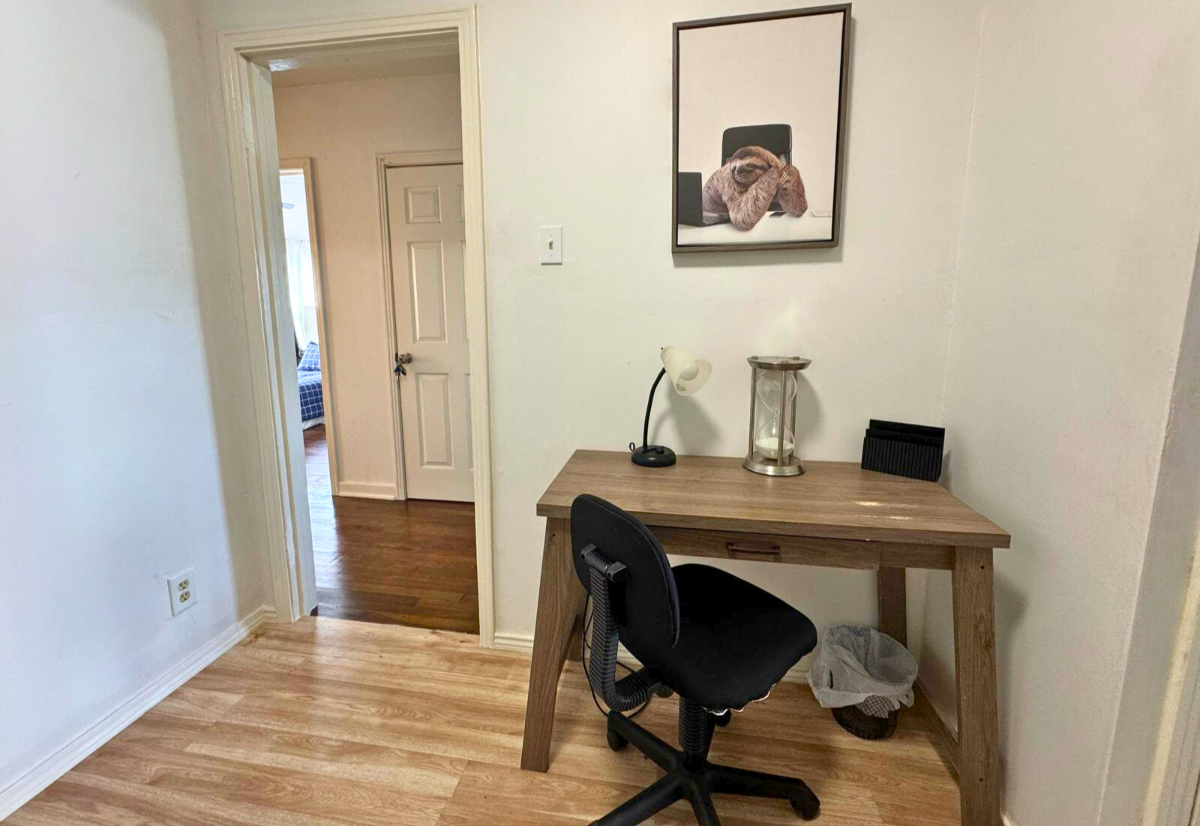 Cozy 3 Bedroom, 2 Bath Home with Relaxing Porch/Yard near Downtown, Space-X, LNG, Beaches - Photo 11