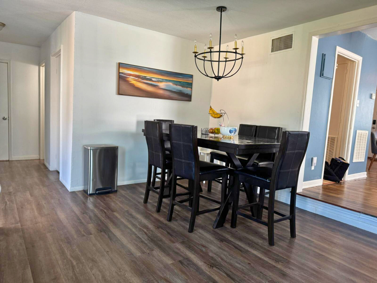 Cozy 3 Bedroom, 2 Bath Home with Relaxing Porch/Yard near Downtown, Space-X, LNG, Beaches - Photo 3