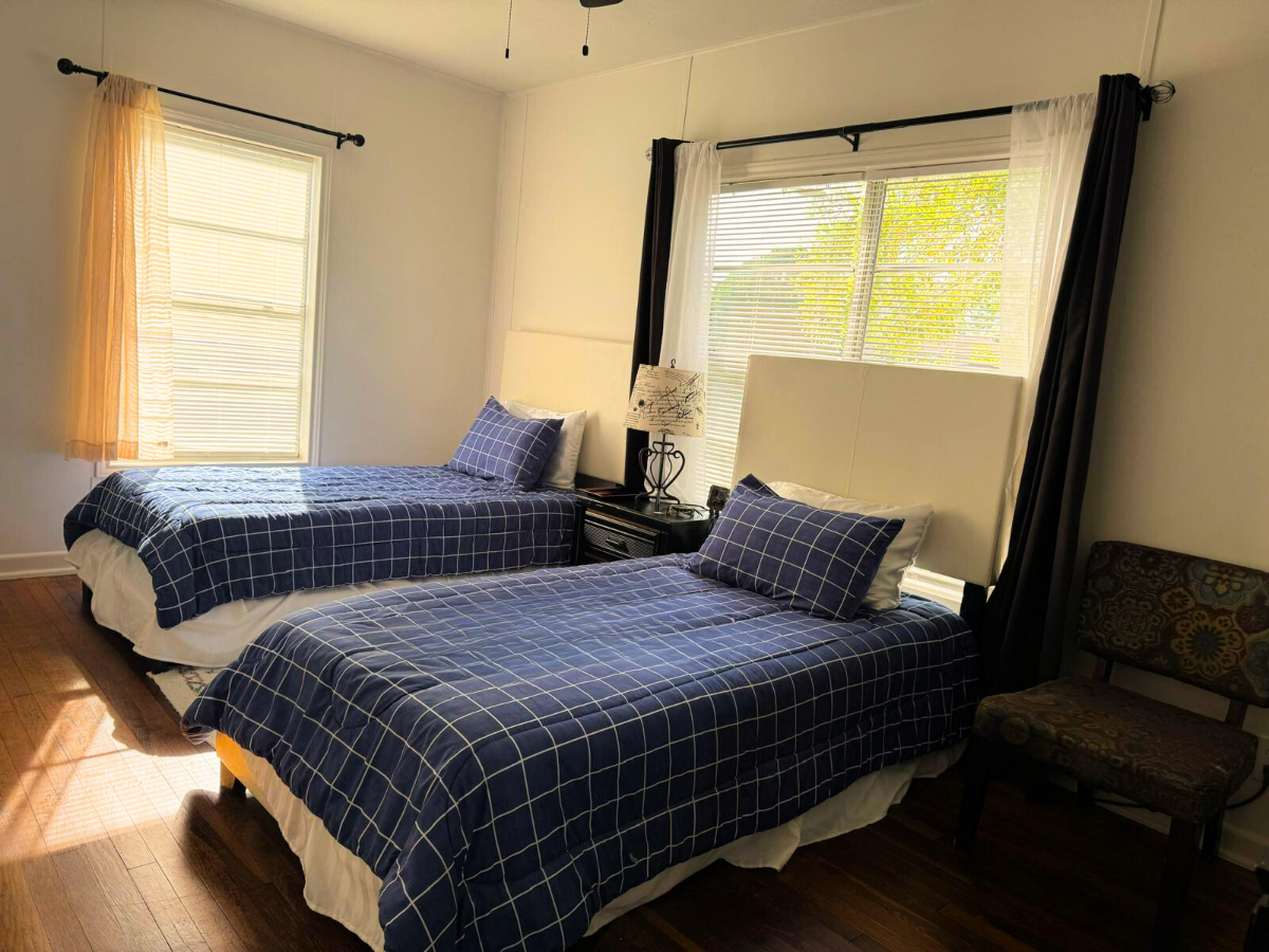 Cozy 3 Bedroom, 2 Bath Home with Relaxing Porch/Yard near Downtown, Space-X, LNG, Beaches - Photo 8