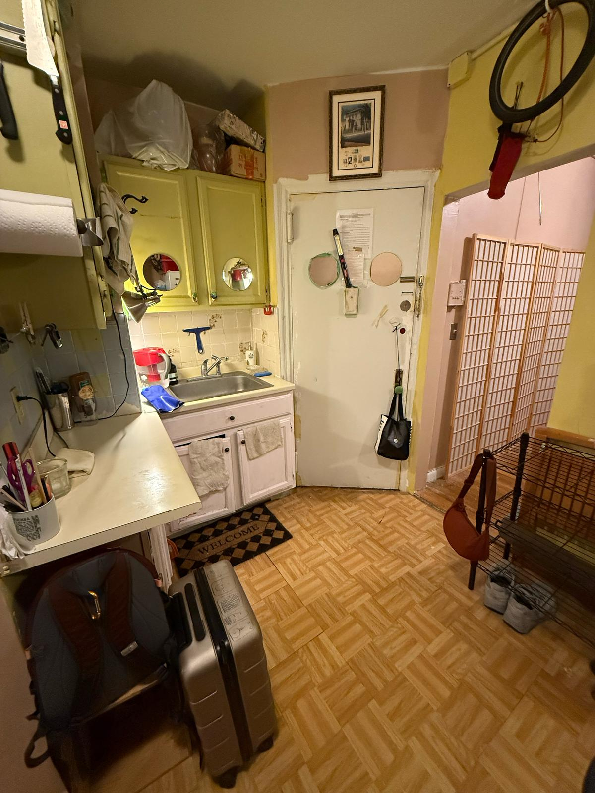 Middle of Manhattan Lowest Price Around Eclectic Old School NYC Apt Brick building hardwood floors W - Photo 3