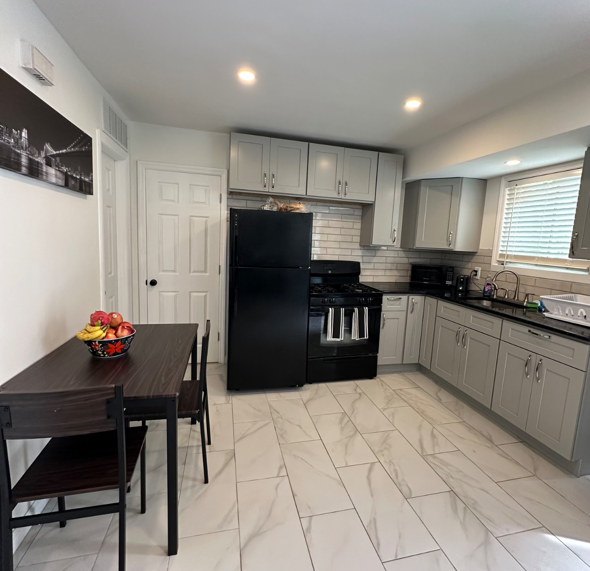 fully renovated home away from home - Photo 4