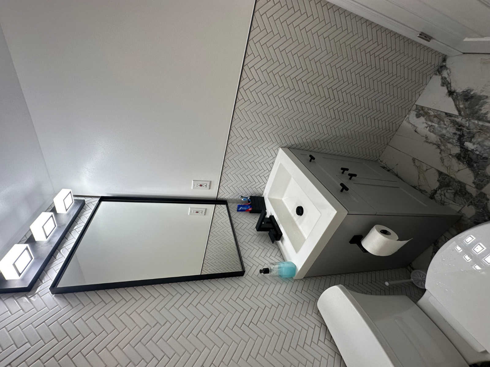 fully renovated home away from home - Photo 8