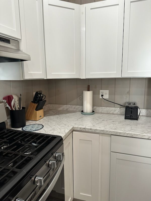 Newly-Renovated home Near Hospitals and Schools - Photo 2