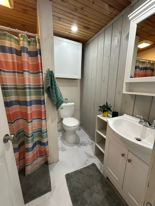 Newly-Renovated home Near Hospitals and Schools - Photo 9