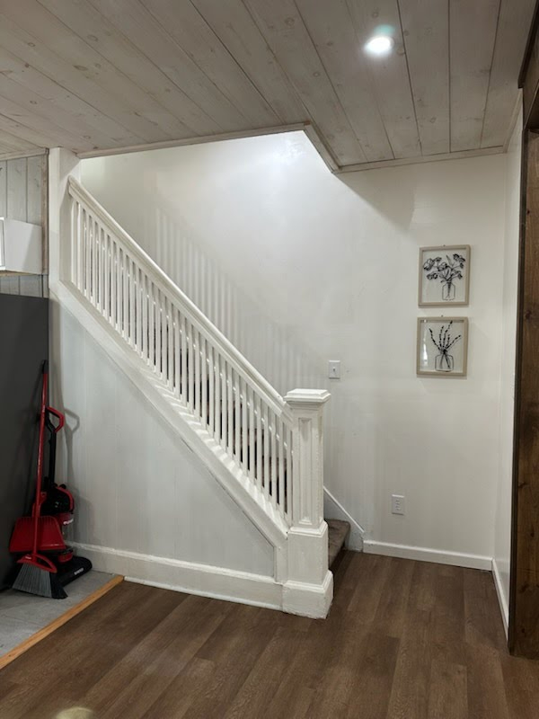 Newly-Renovated home Near Hospitals and Schools - Photo 11