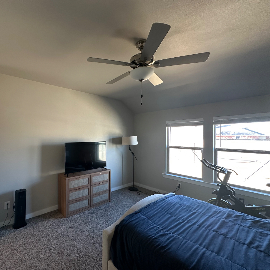 EV charging, 3 bedroom  2 bath with garage and fenced yard. Home Near Hospital - Photo 8