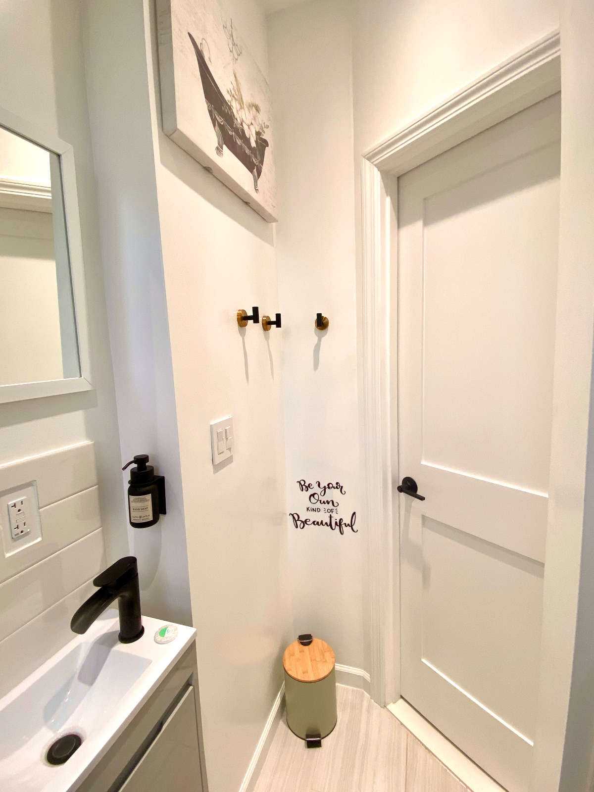 The Uptown Comfort Suite - Photo 10