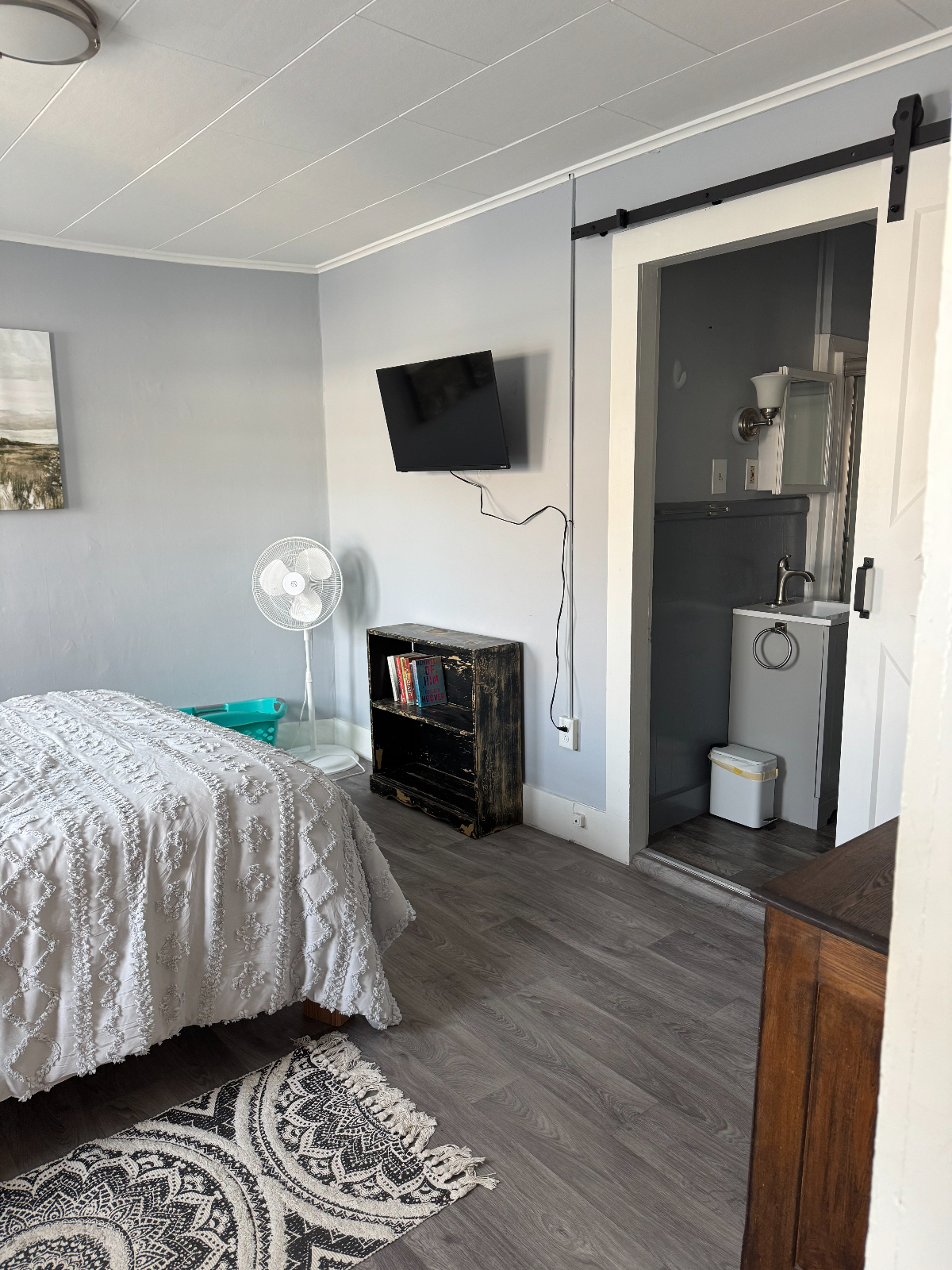 Heart of Downtown with bonus daybed - Photo 2