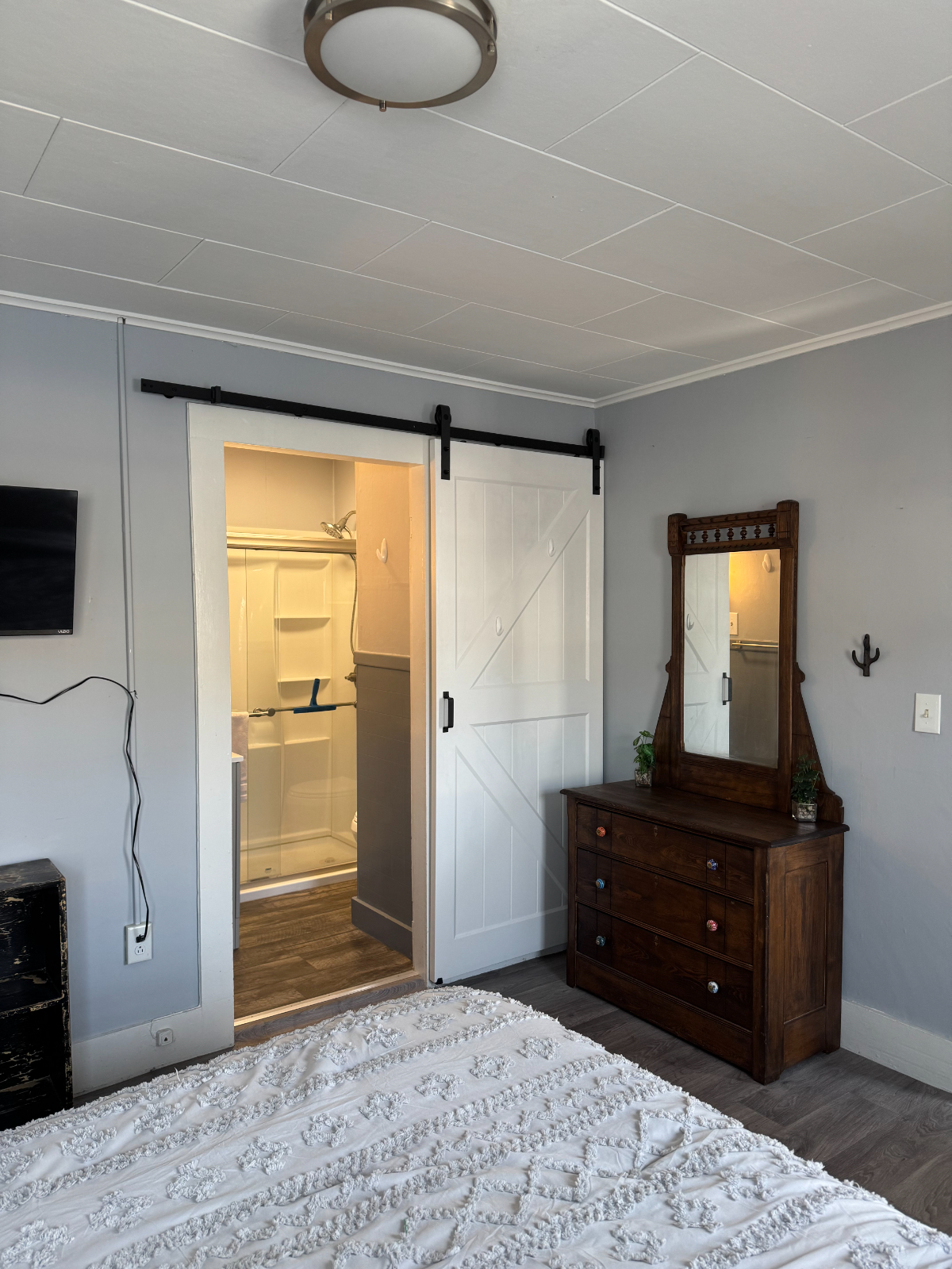 Heart of Downtown with bonus daybed - Photo 4