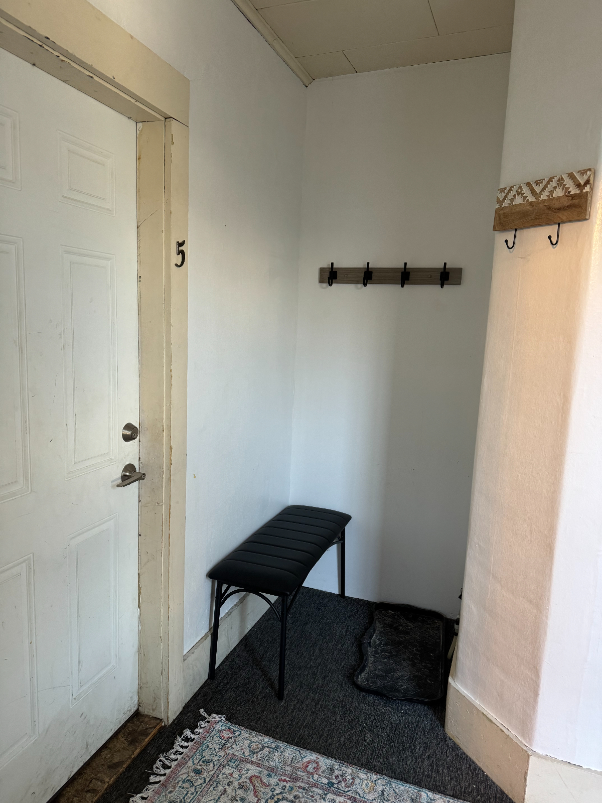 Heart of Downtown with bonus daybed - Photo 12