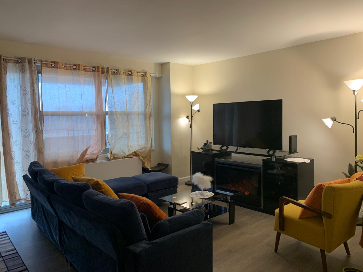 Captivating Urban Oasis - Cozy, Modern Private Rooms in Stylishly Furnished Apartment, Conveniently  - Photo 8