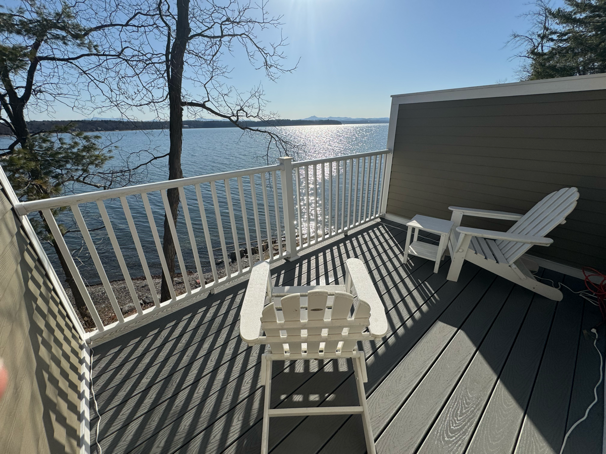 Lakefront One Bedroom Apt With Balcony - Photo 12