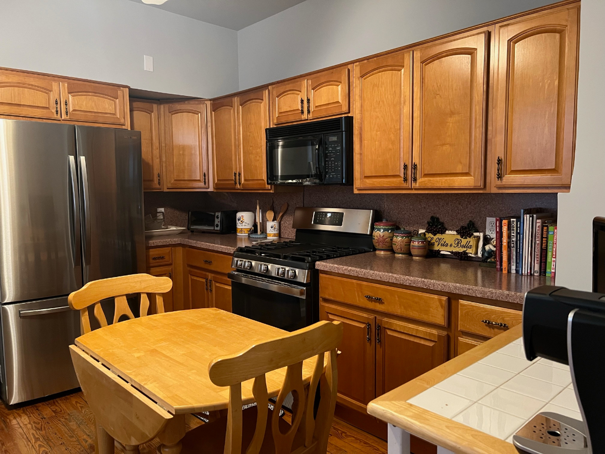 Charming 2BR/1BA Apartment with Modern Comforts in a Prime Location, Near Hospitals. - Photo 6